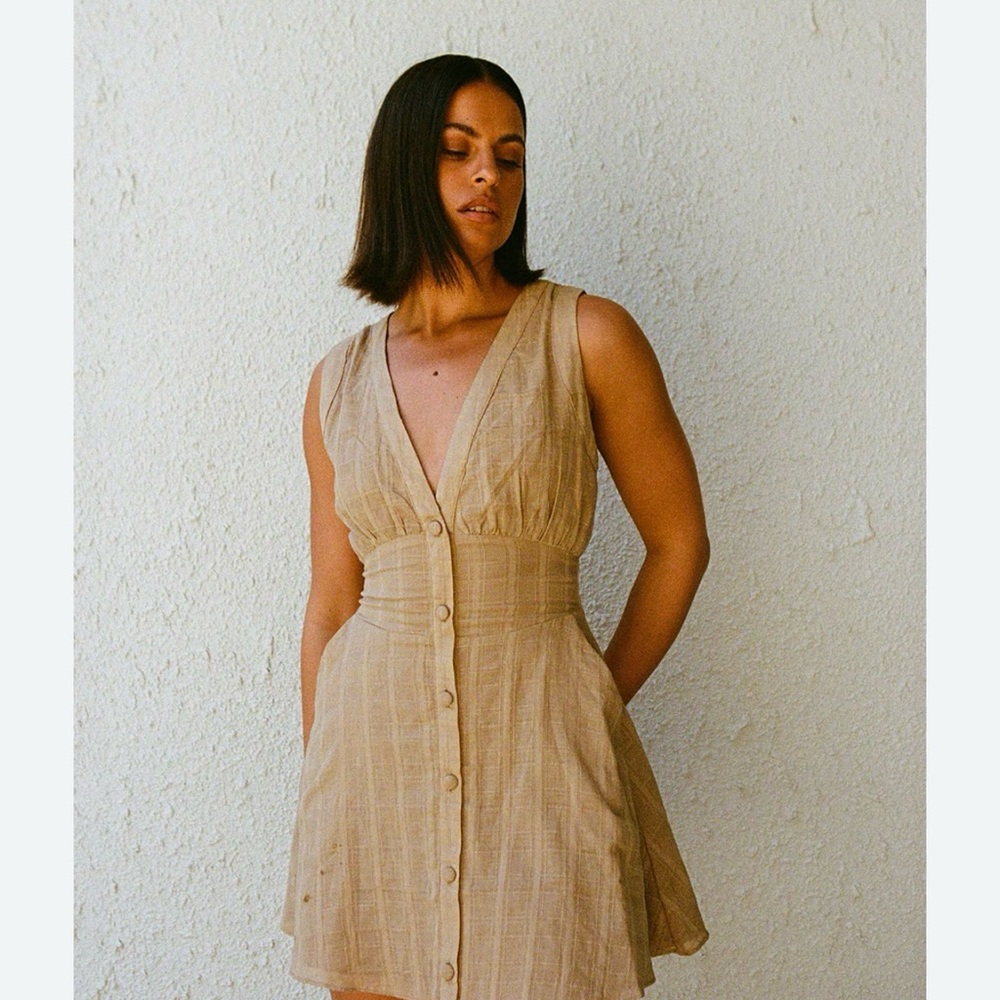 Elegant Tan Sleeveless Dress